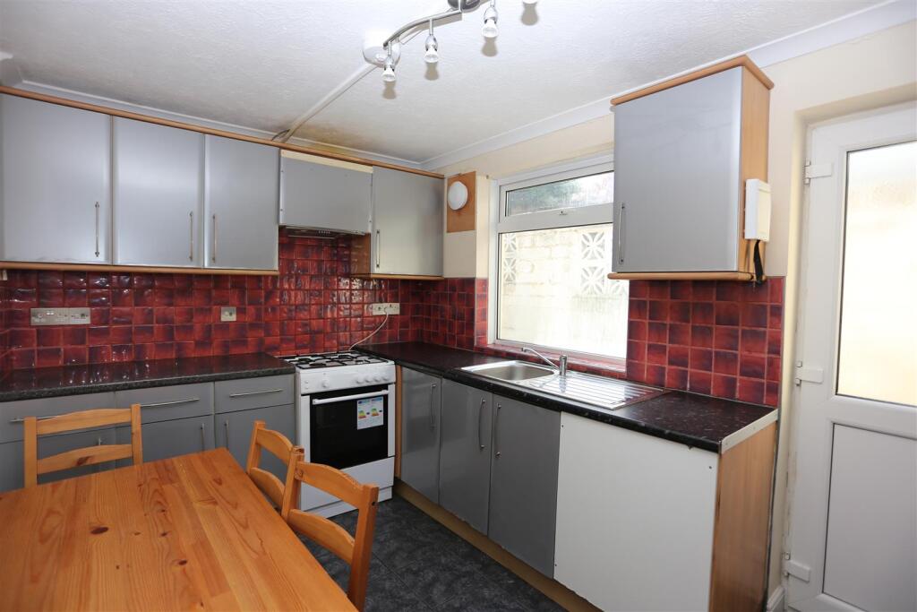 Lower Bevendean Avenue, Brighton photo 4