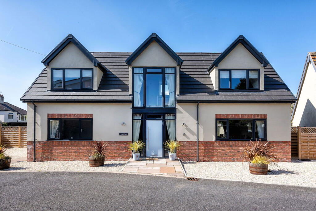4-bed detached on Cascon, Upper Denbigh Road, St Asaph, Denbighshire LL17 0RW, £435,000