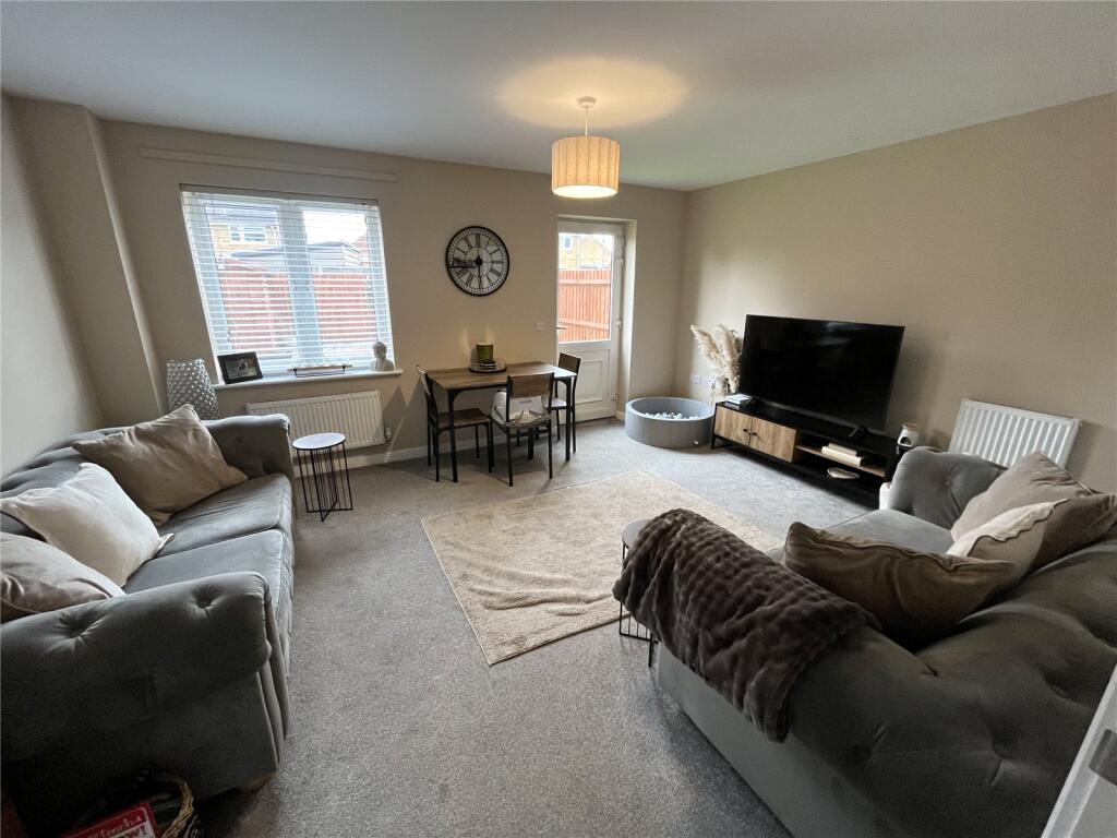 Osier Grove, Houghton Regis, Dunstable, Bedfordshire, LU5 photo 2
