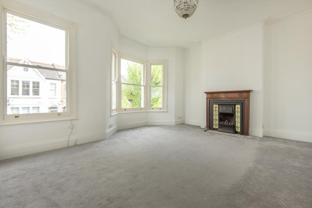 Apartment in London, Clapham Park, Clapham - View 3