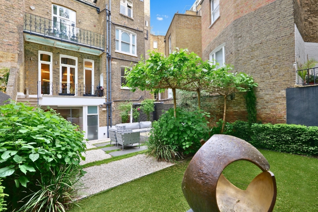 4 bedroom flat for rent