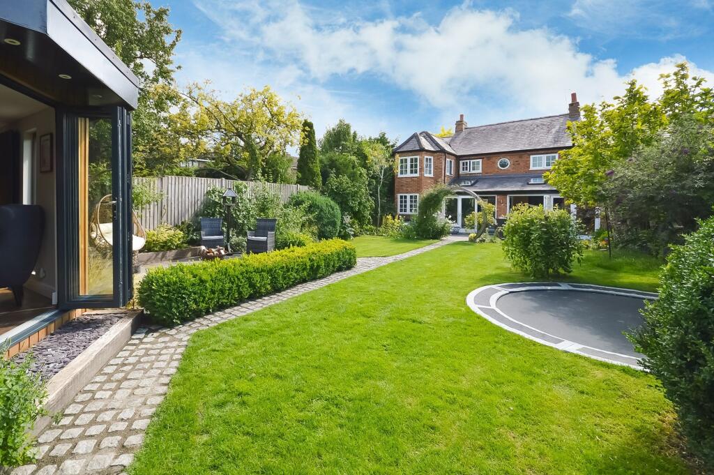 House in Aston Clinton, Buckinghamshire - View 2