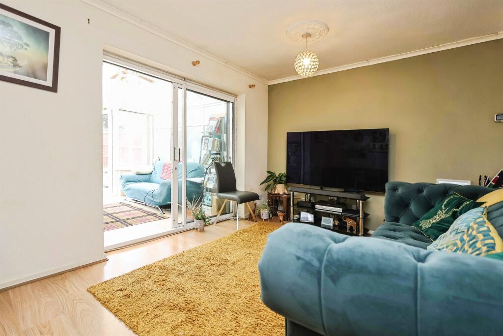 House in Birmingham, West Midlands - More