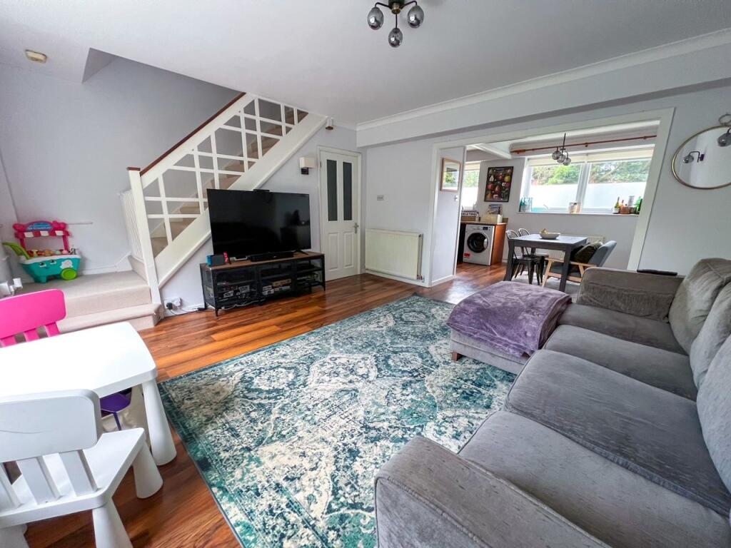 Apartment in Kingston upon Thames - View 4