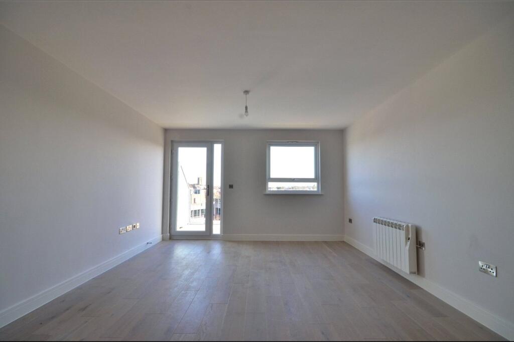Apartment in Redhill - View 2