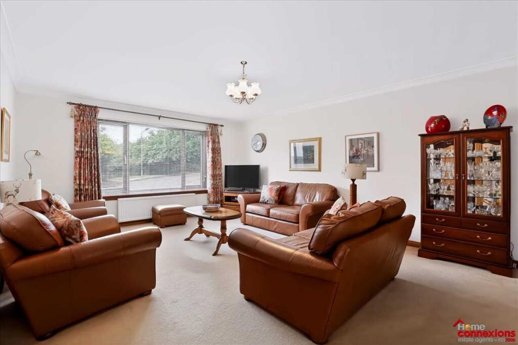 House in East Kilbride, Kittochglen Estate, Kittochside Village - View 3