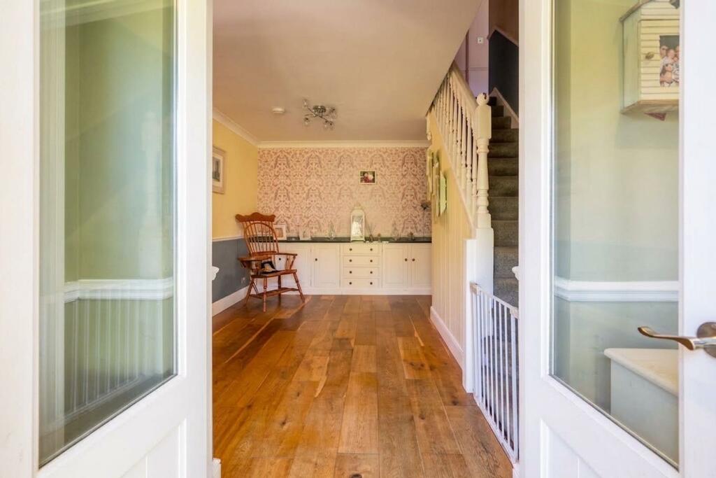 House in Brighton - View 5