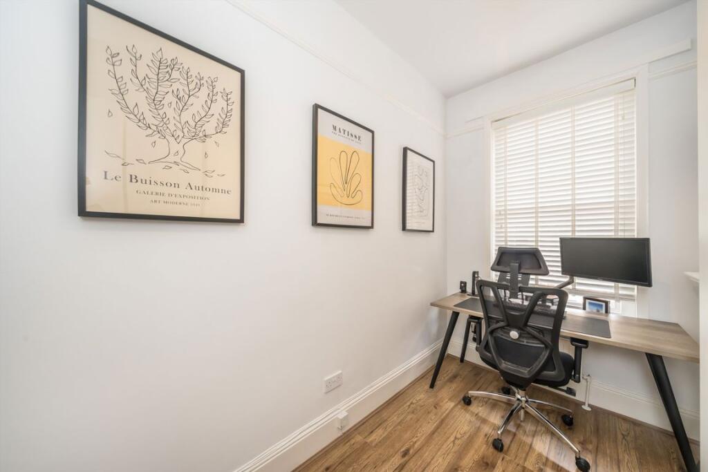 Apartment in London - More