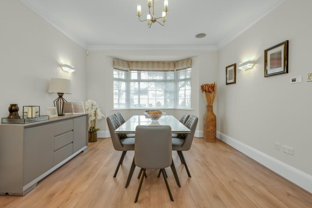 House in Elmbridge, Surrey - View 4
