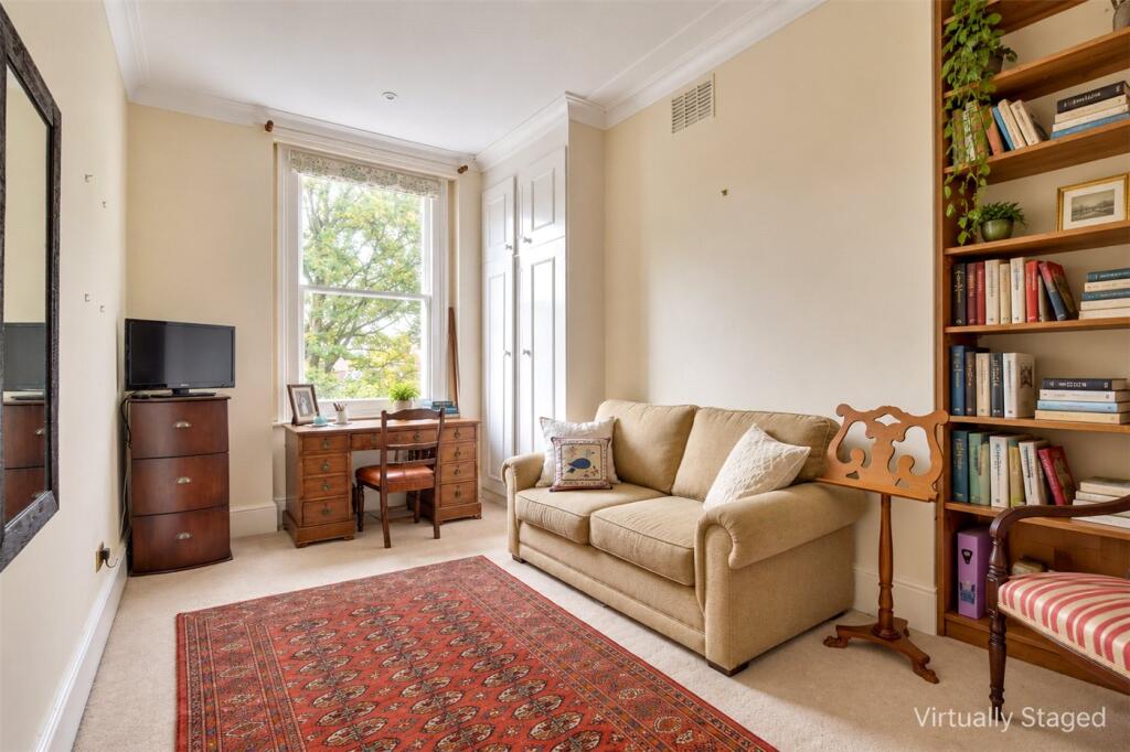 Apartment in London - More