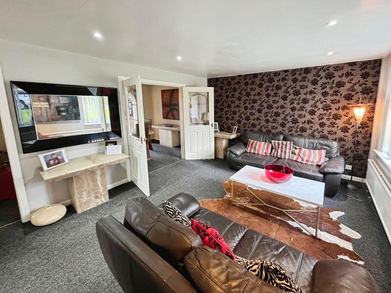 Appledore Drive, Harwood photo 2