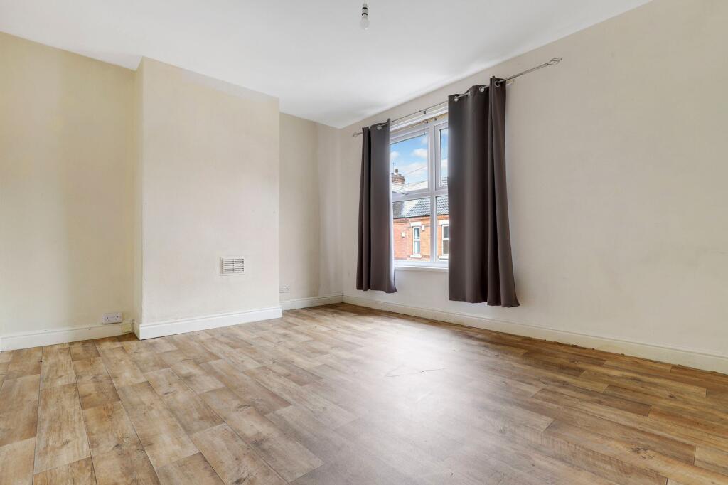 House in Nottingham, Forest Fields - More