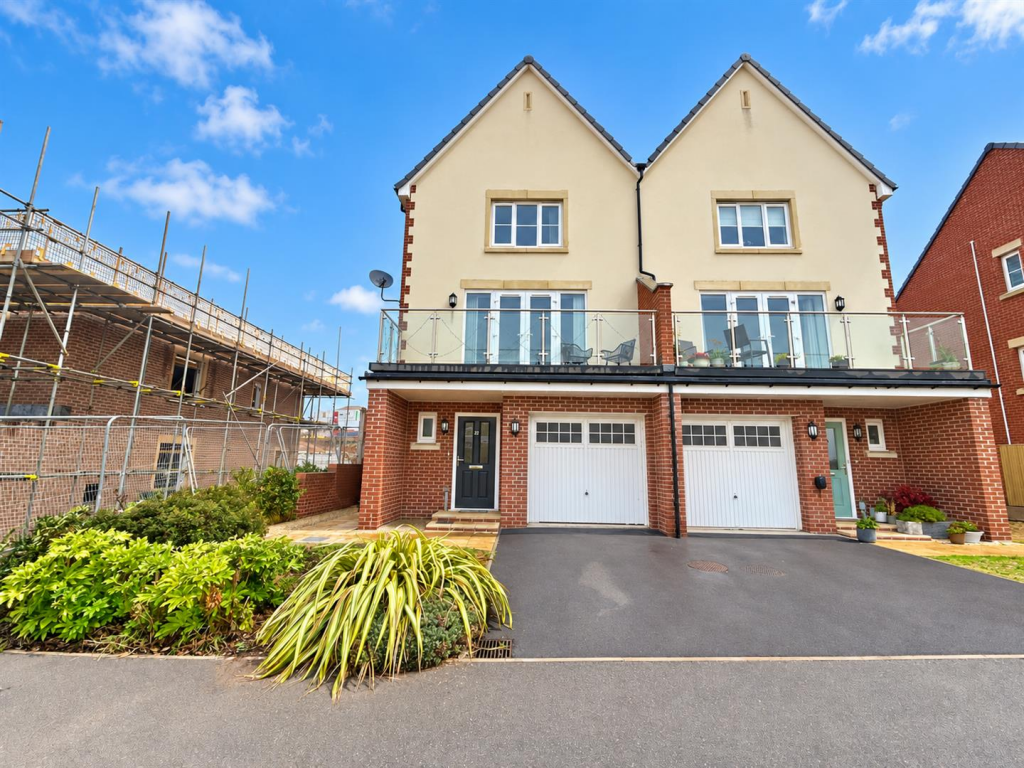 4 Bedroom Semi-Detached in TA6 7DB
