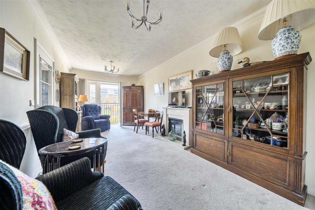Apartment in Dover, Deal - View 4