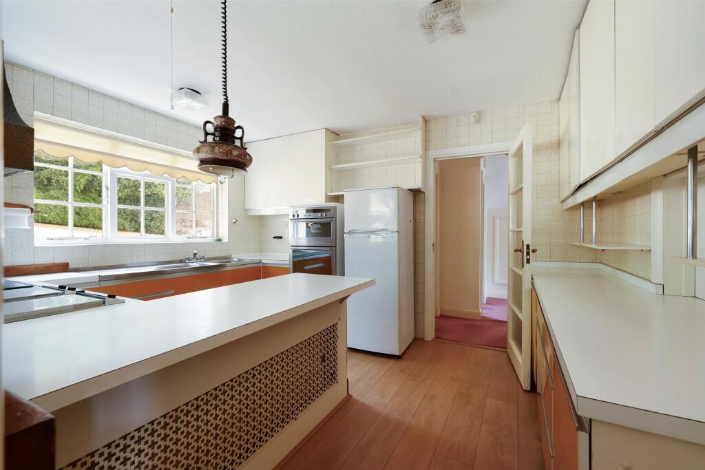 House in Tandridge, Oxted - View 5