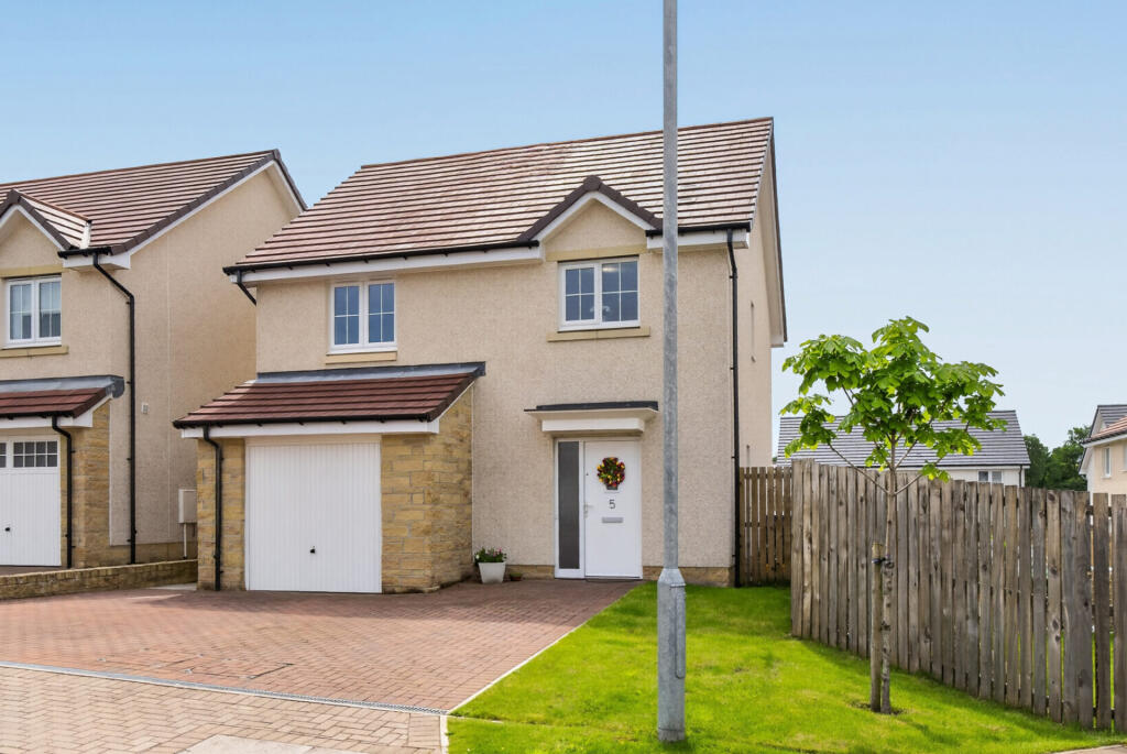 Main image of property: 5 Tianna Gardens, Glengarnock, KA14 3BY
