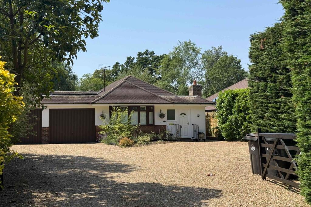 Main image of property: The Glade, Fetcham, Leatherhead, Surrey, KT22