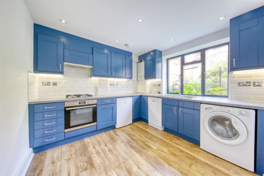 Apartment in London - View 3