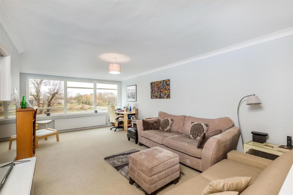 Apartment in London, Mortlake - View 2