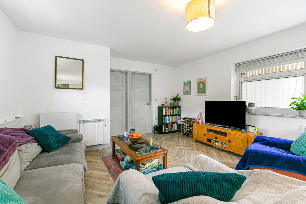House in Mole Valley, Surrey - View 2