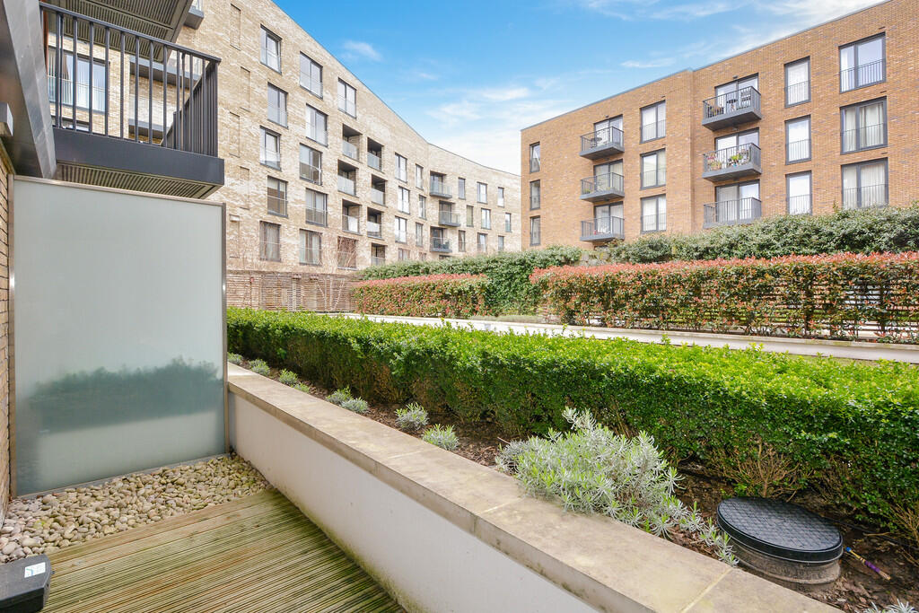 Main image of property: Marine Wharf, Canada Water, SE16