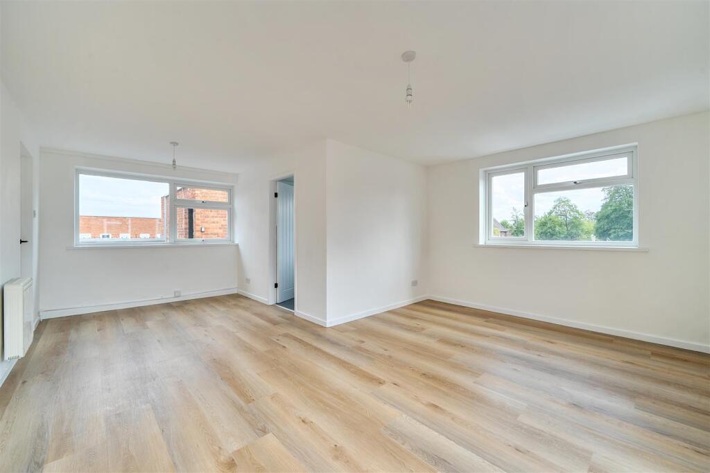 Apartment in Solihull, Knowle - View 4