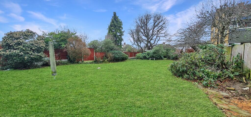 Eastwood, Leigh-on-Sea, Essex, SS9 photo 3