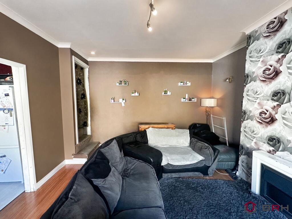 House in Halifax - View 4