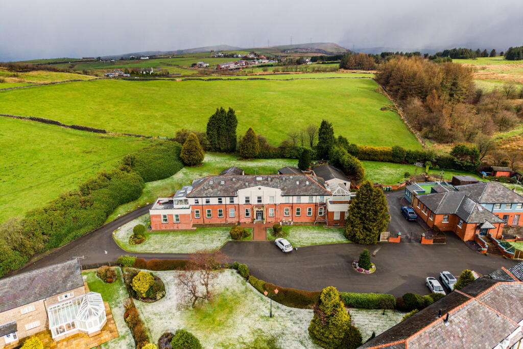 Main image of property: The Hawthorns, Badgers Edge, Moorside