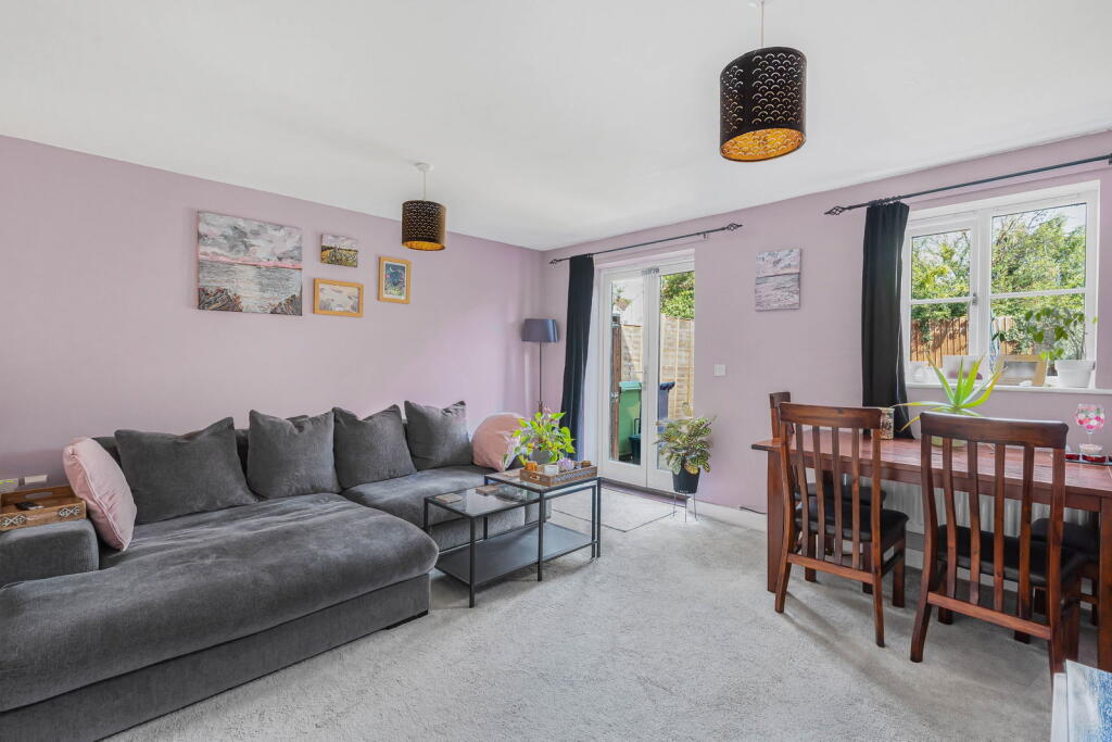 House in Gloucester - View 5