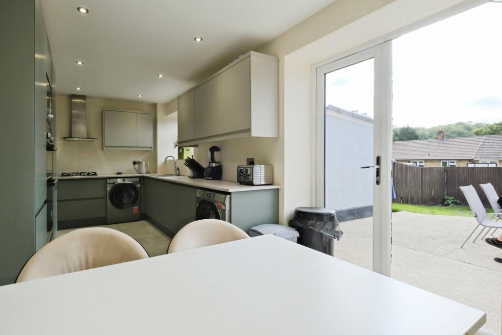 House in Southampton, Thornhill - More