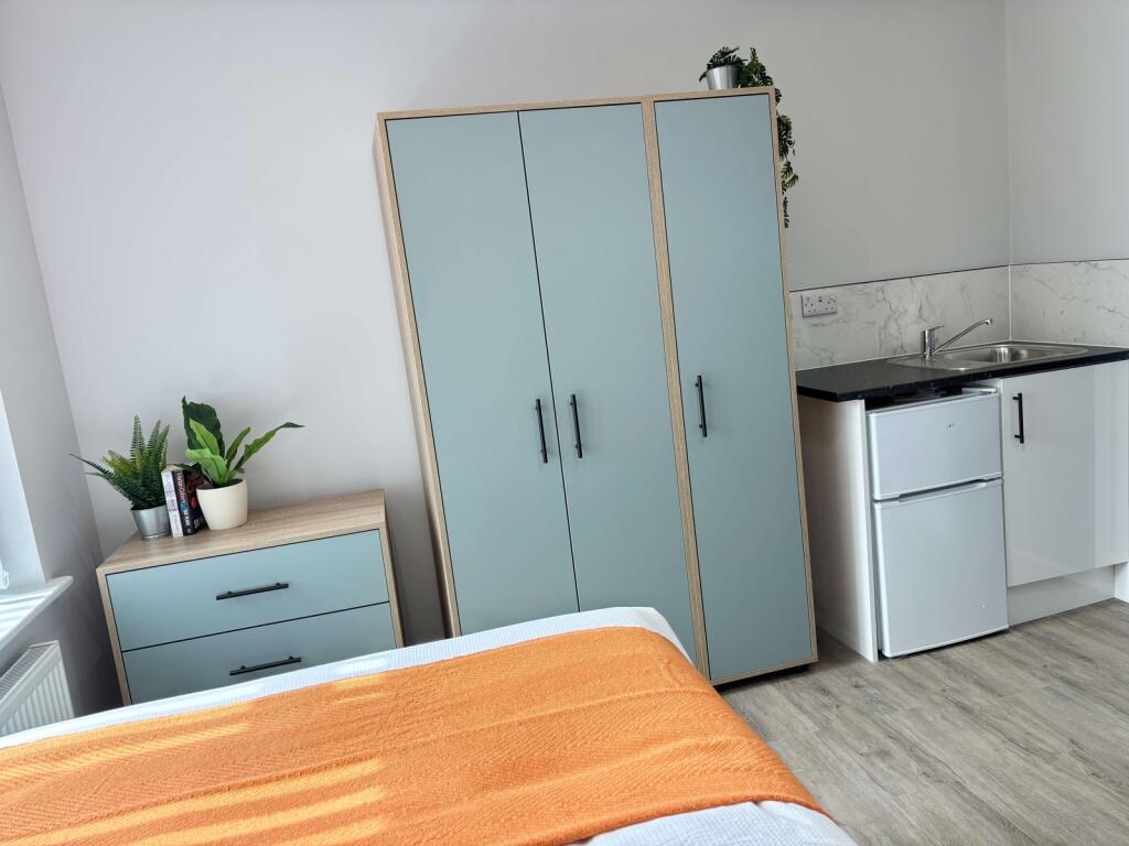 Main image of property: Hackbridge Road