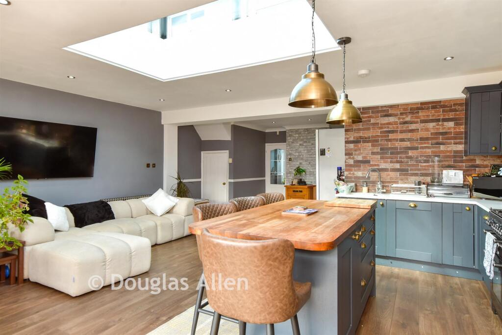 House in London, Harold Hill - View 4
