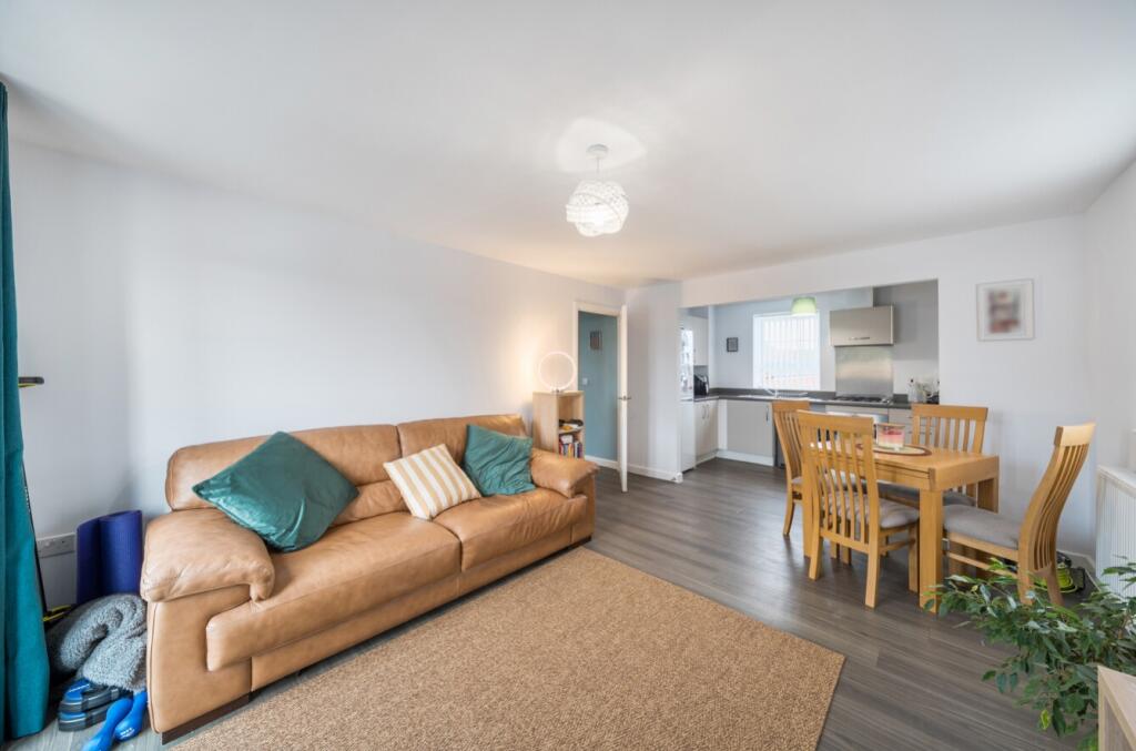 Main image of property: 18 Penrhyn Way, Grantham, Lincolnshire, NG31