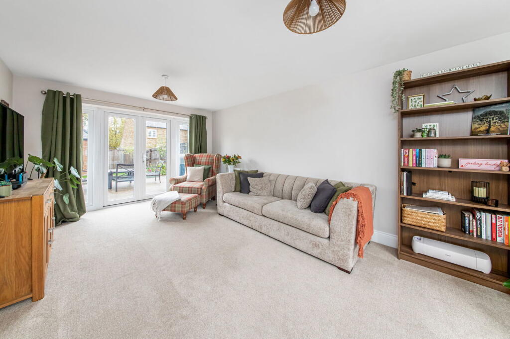 Stirling Close, Kings Sutton, Banbury, OX17 3FU photo 3