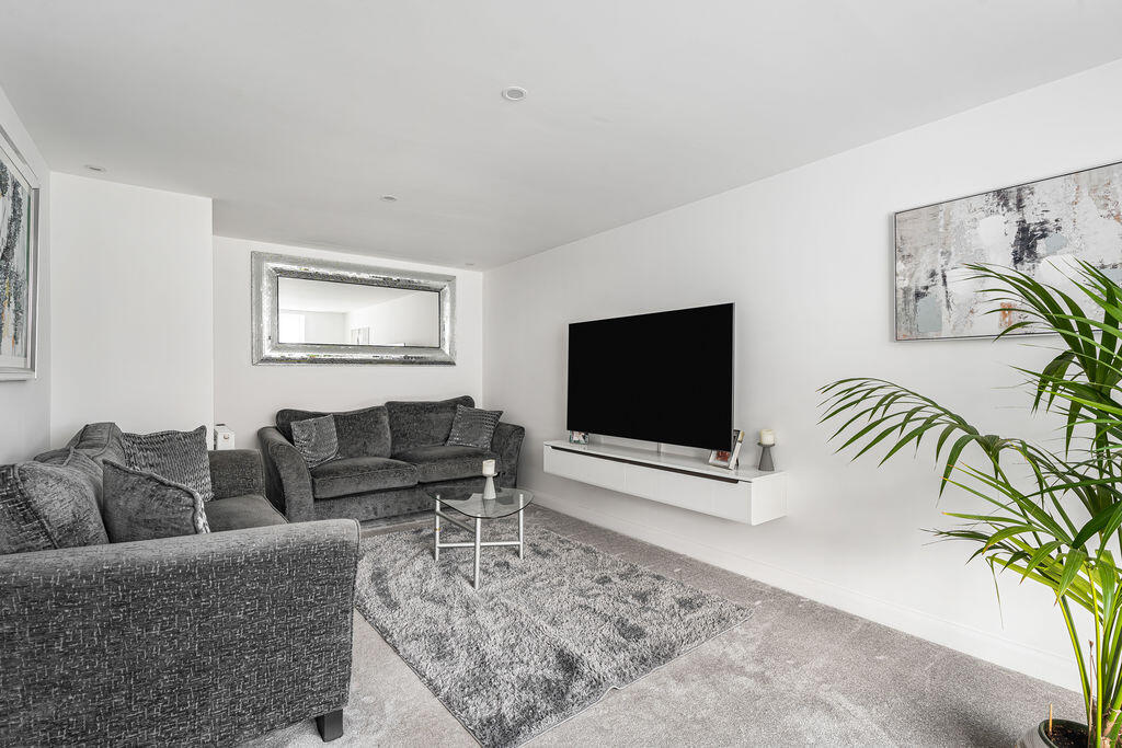 Barber Drive, Eaton Leys, Milton Keynes  photo 3