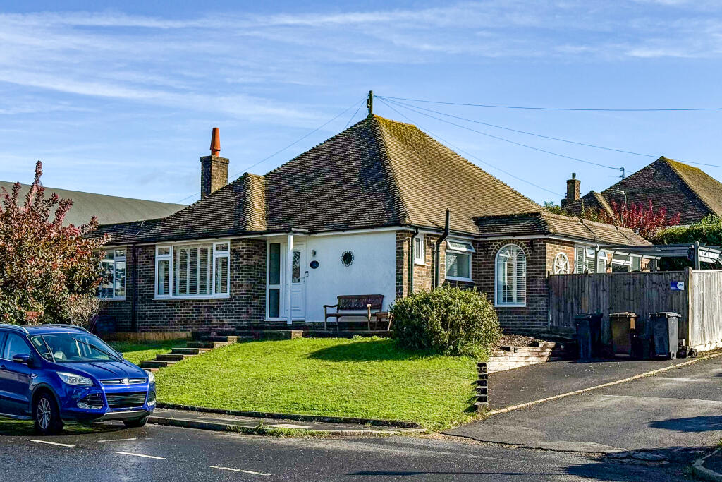3-bed detached on Honeyway Close, Wannock,  East Sussex BN26 , £450,000