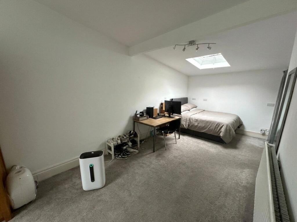8 bedroom house for rent
