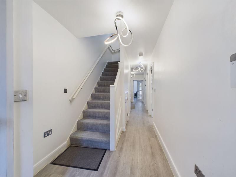 Longridge Drive, Heywood, OL10 photo 4