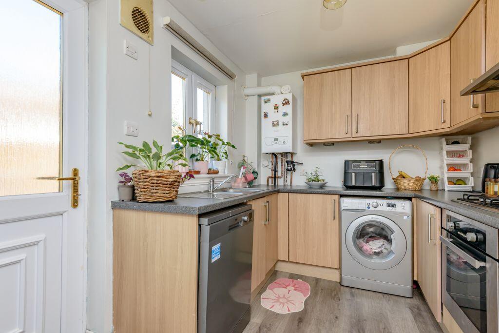 9 Catherines Court, Bonnyrigg, EH19 3JJ photo 4