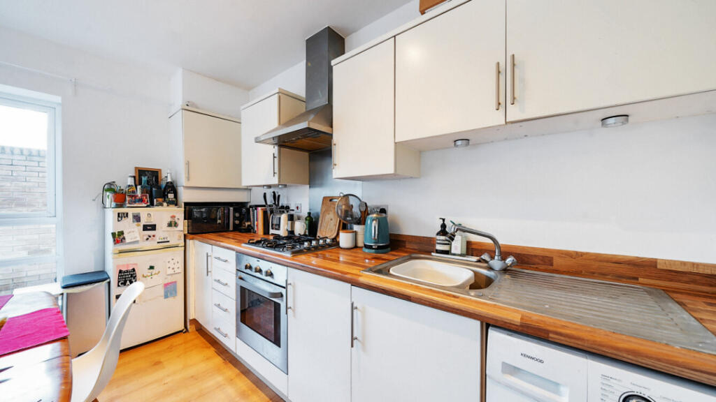 Apartment in London - View 5