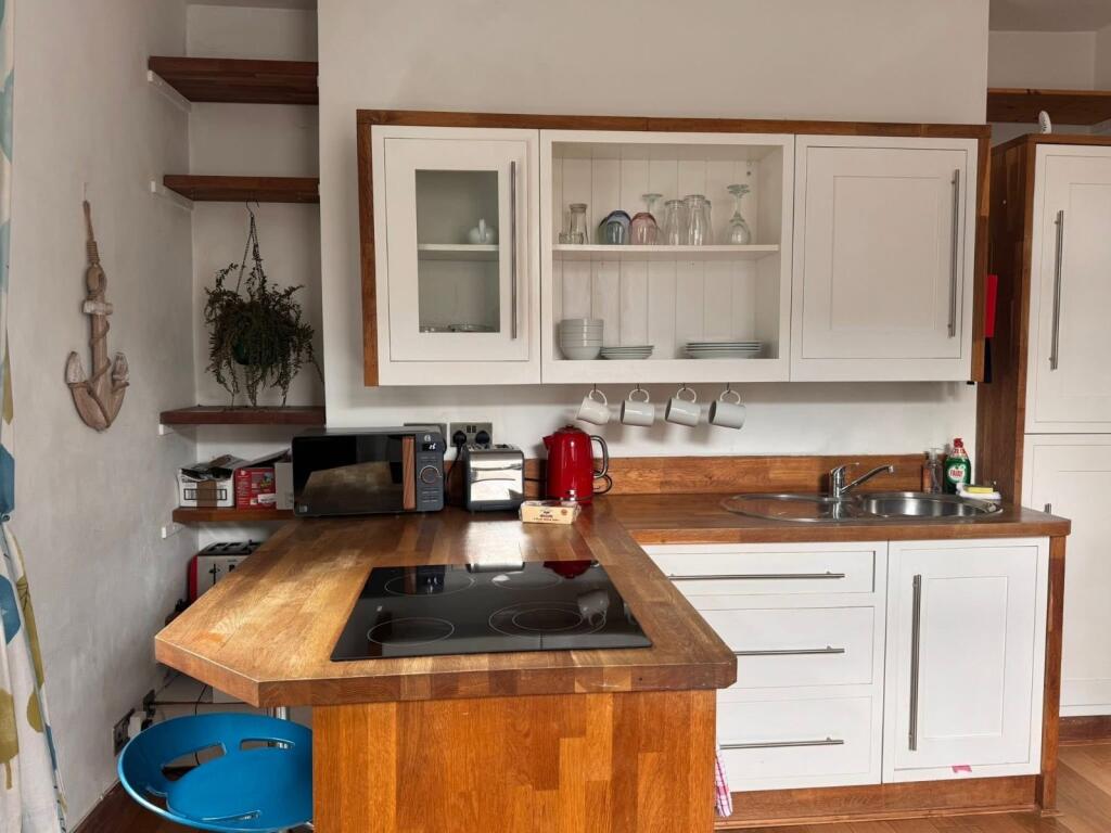 Flat 2, Ty Newydd, Gibraltar Lane, Barmouth, LL42 1DB photo 4