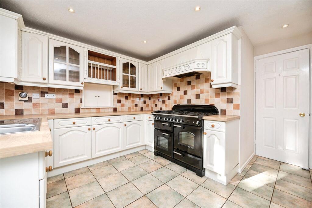 House in Redditch, Worcestershire - View 3