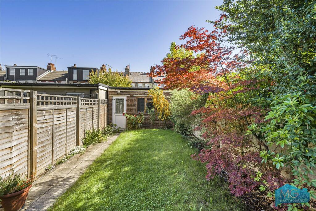Coleridge Road, North Finchley, London, N12 photo 3