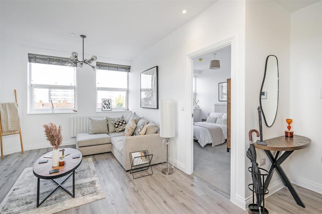 Additional image 6 of Apt 30, Warwick House. 737 Warwick Road B91 3DG