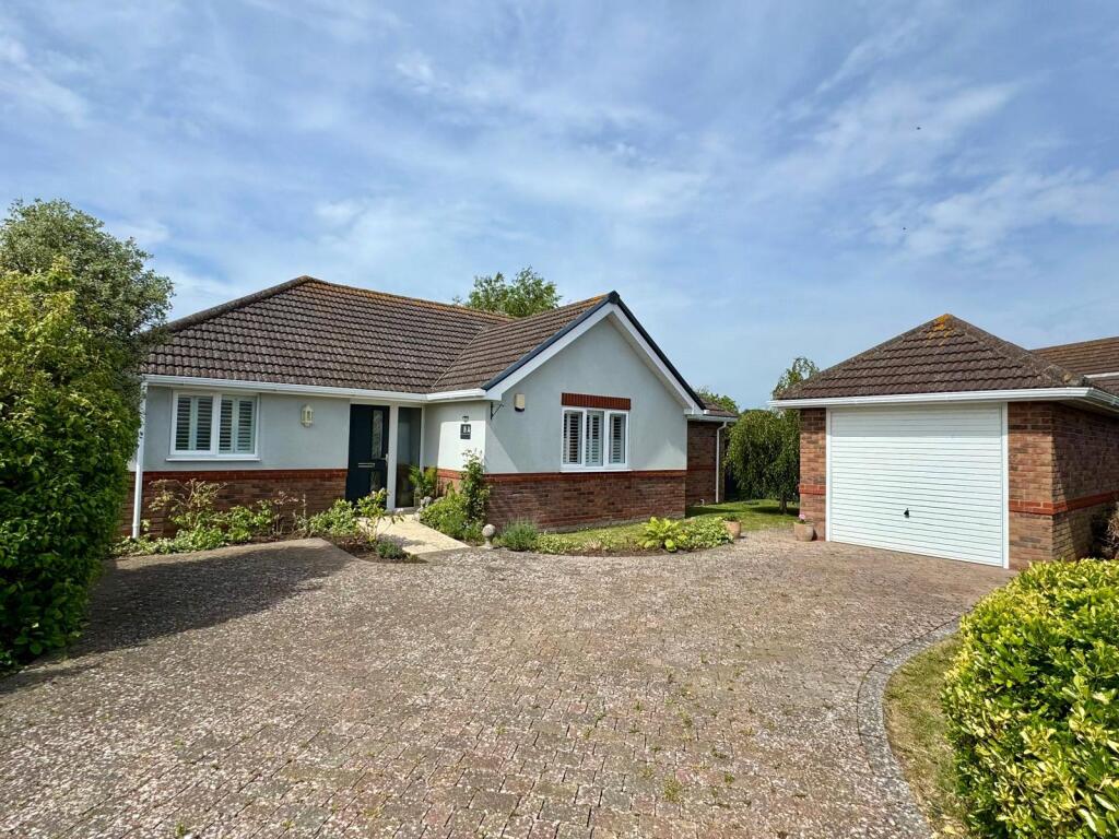 Main image of property: Durland Close, New Milton, Hampshire, BH25