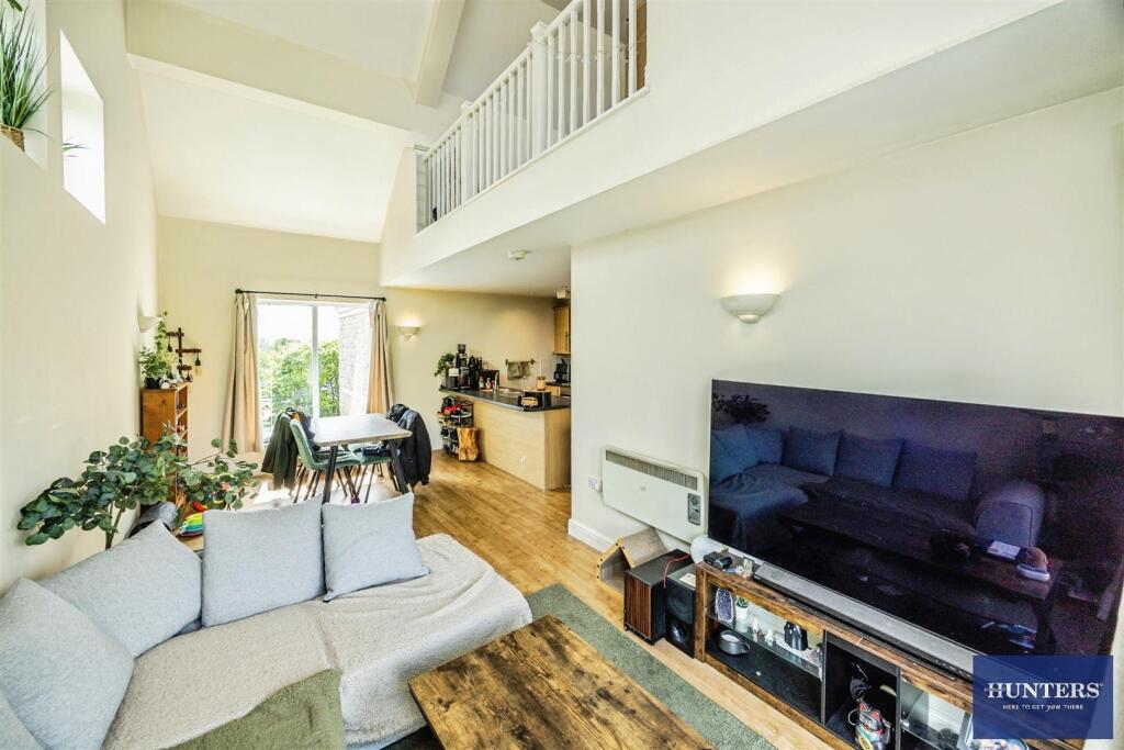 House in Halifax - View 5