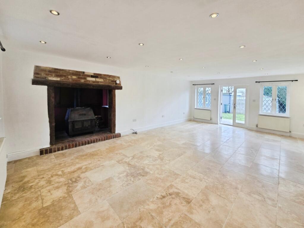 Main image of property: Farnborough Road, Farnham