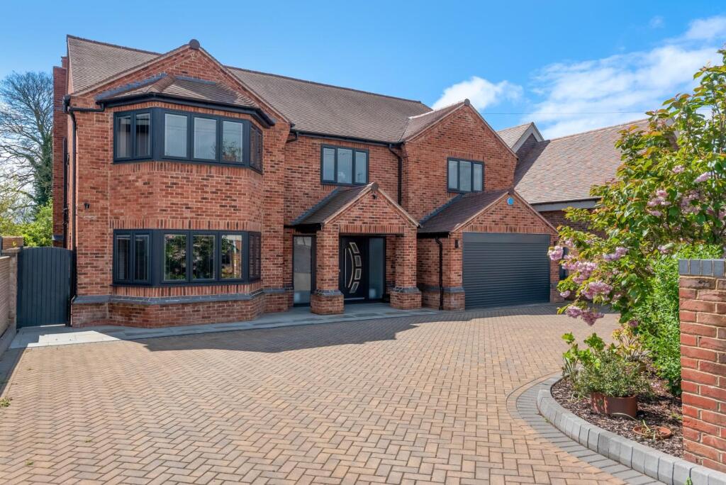 5-bed detached on Loxley Road, Stratford-upon-Avon, £1,495,000