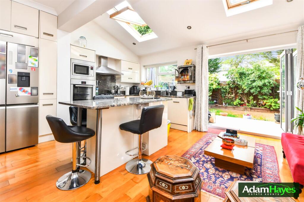 House in London - View 3